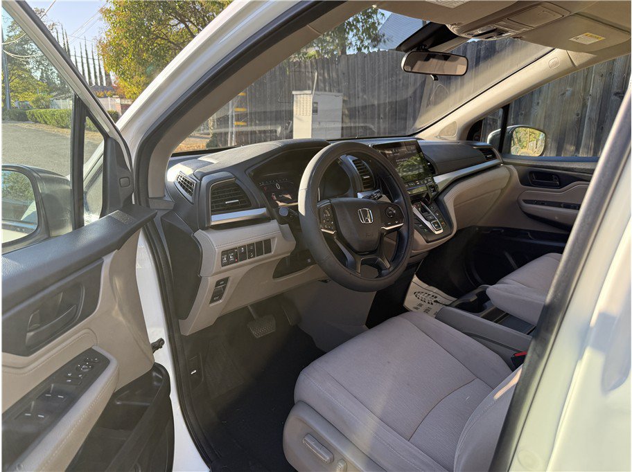 Used 2018 Honda Odyssey EX image 10
