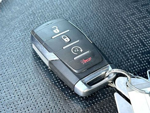 Used 2025 RAM 1500 Laramie image 29