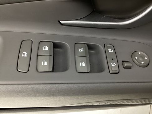 Used 2021 Hyundai Elantra SEL w/ Convenience + Premium Package FWD image 38