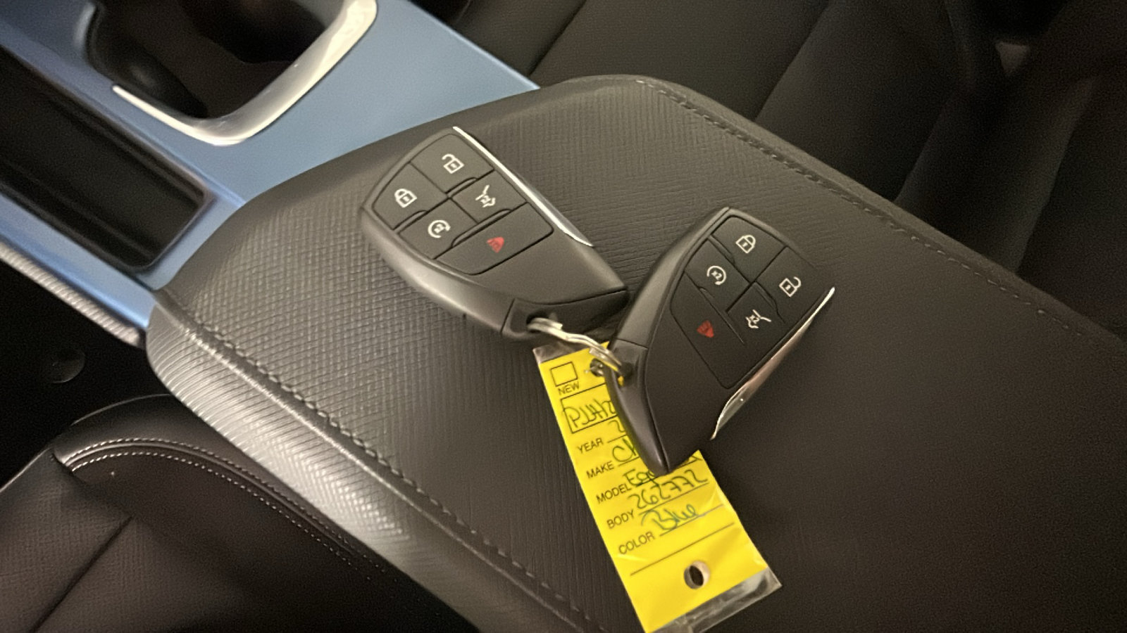Used 2024 Chevrolet Equinox EV LT FWD image 24