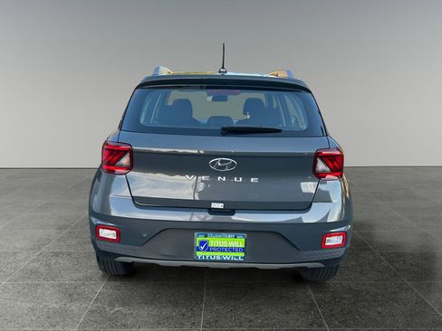 Used 2025 Hyundai Venue SEL image 6