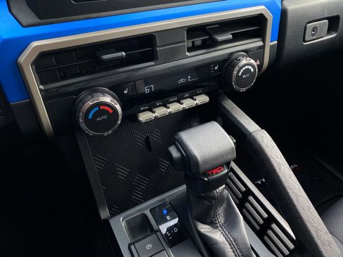 Used 2025 Toyota Tacoma TRD Off-Road image 18