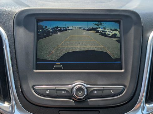 Used 2019 Chevrolet Equinox LS FWD image 26