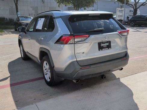 Used 2021 Toyota RAV4 XLE FWD image 8