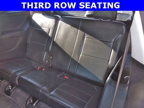 Used 2020 Chevrolet Traverse LT w/ LT Premium Package image 2