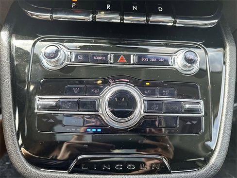 Used 2022 Lincoln Corsair Reserve w/ Luxury Package image 17