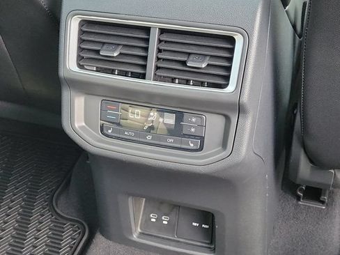 Certified 2024 Volkswagen Atlas SEL AWD/4WD image 6