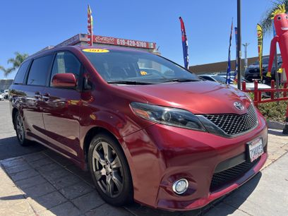 Used 2017 Toyota Sienna SE