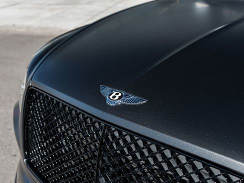 Used 2023 Bentley Bentayga Speed image 22