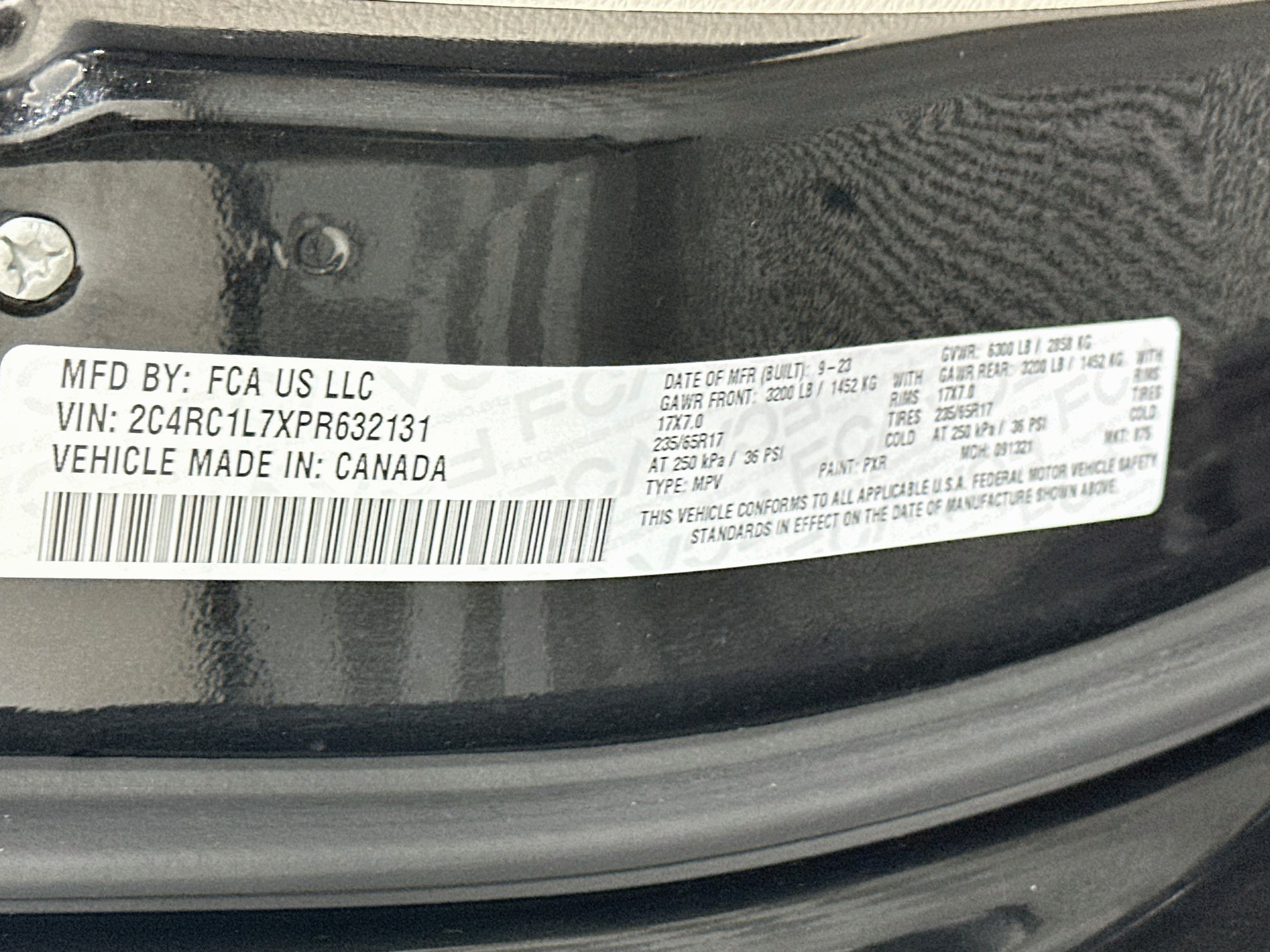 Used 2023 Chrysler Pacifica Touring-L FWD image 12