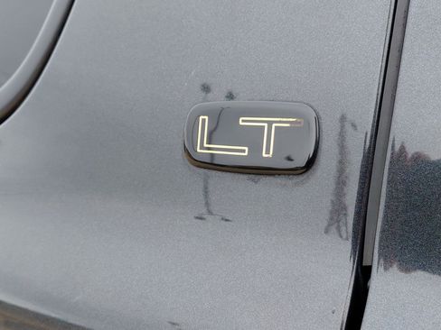 Used 2004 Chevrolet Suburban LT w/ Preferred Equipment Group image 19