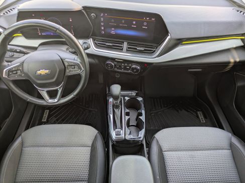 Used 2024 Chevrolet Trax LT w/ Driver Confidence Package image 16