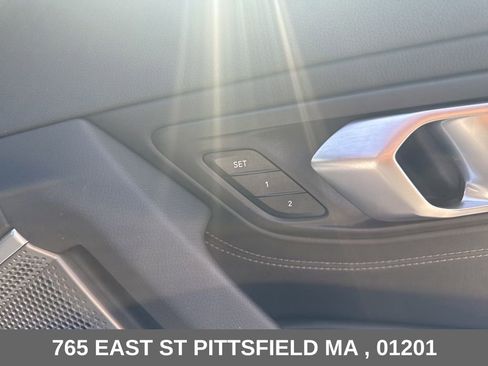 Used 2022 BMW Z4 M40i w/ Premium Package RWD image 17