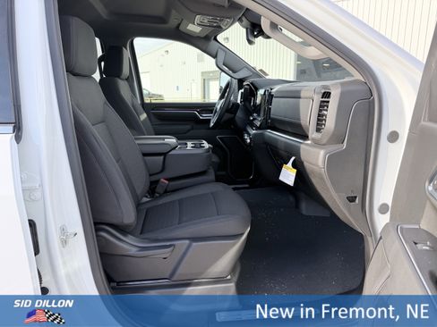 New 2026 GMC Sierra 3500 SLE image 16