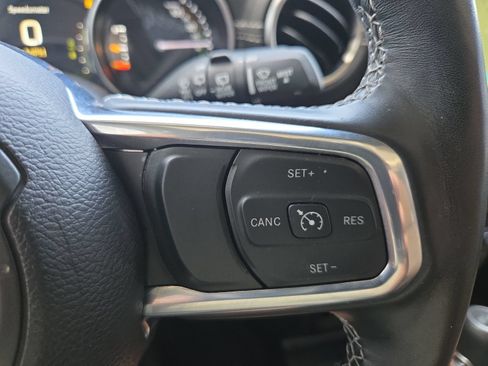 Used 2023 Jeep Wrangler Unlimited Sahara w/ Cold Weather Group AWD/4WD image 18