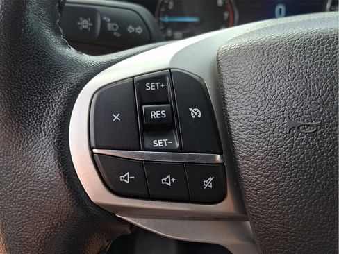 Used 2023 Ford Explorer XLT image 22