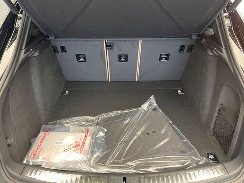 New 2026 Porsche Macan image 10