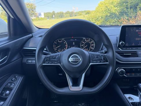 Used 2019 Nissan Altima 2.5 S FWD image 21