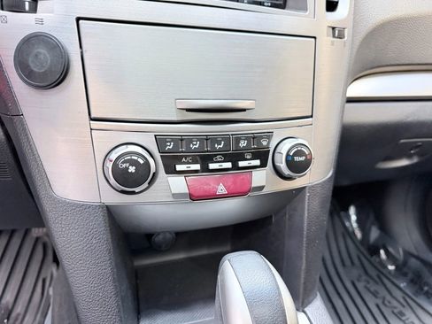 Used 2010 Subaru Legacy 2.5i Premium image 20