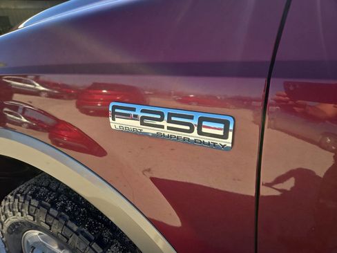 Used 2006 Ford F250 Lariat image 12