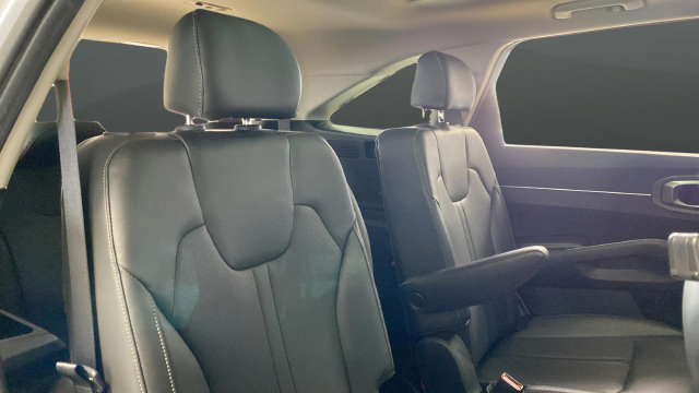 Used 2021 Kia Sorento EX w/ EX AWD X-Line Package image 17