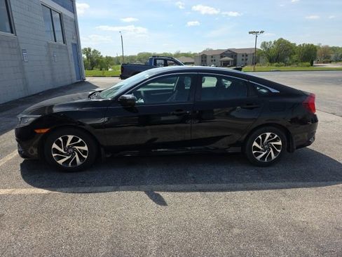 Used 2017 Honda Civic EX image 2