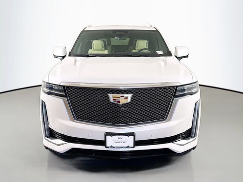 Used 2021 Cadillac Escalade ESV Premium Luxury w/ LPO, Radiant Package AWD/4WD image 2