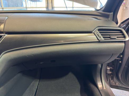 Used 2018 Honda Accord Sport image 22