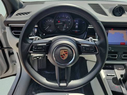Used 2024 Porsche Macan AWD/4WD image 21