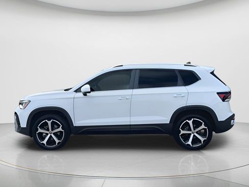 New 2026 Volkswagen Taos SEL image 5