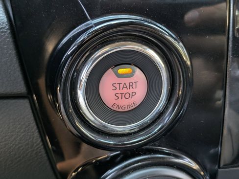 Certified 2024 Nissan Titan Platinum Reserve w/ Moonroof Package image 30