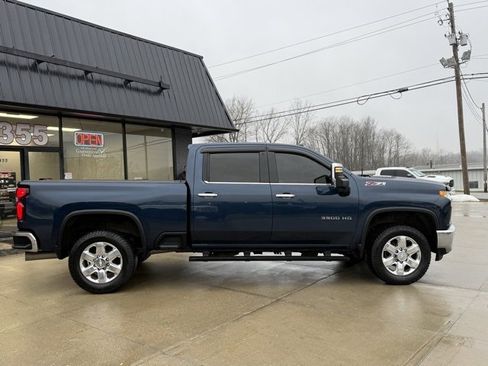 Used 2020 Chevrolet Silverado 3500 LTZ w/ LTZ Premium Package image 17