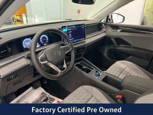 Used 2025 Volkswagen Tiguan S AWD/4WD image 14