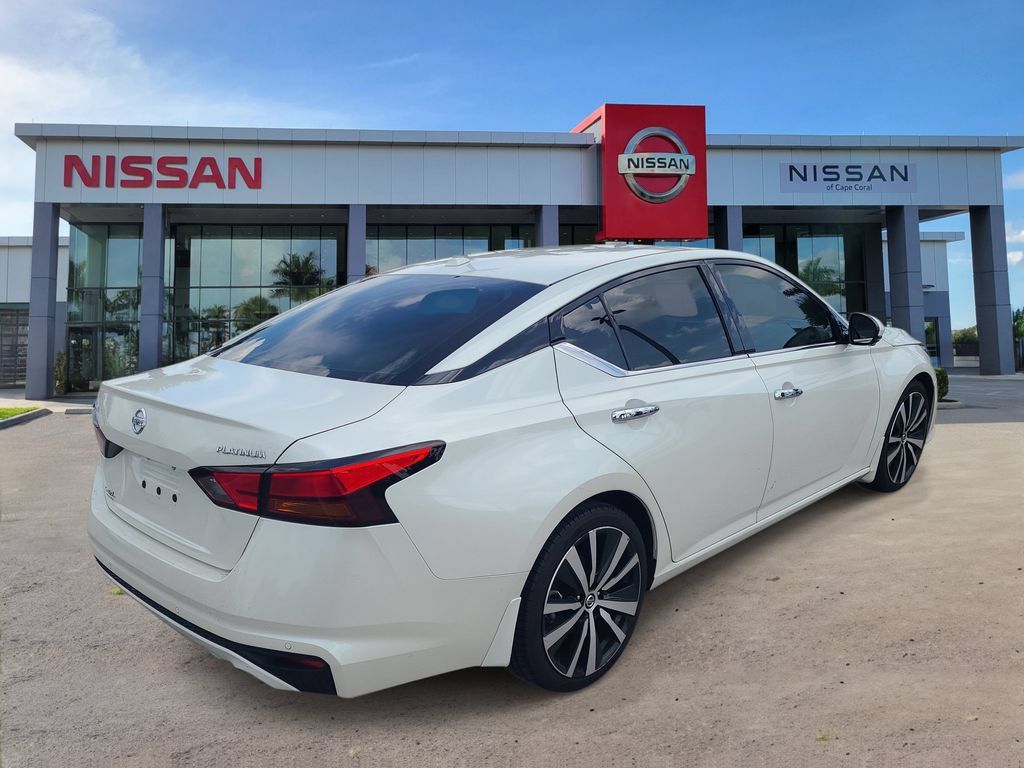 Certified 2020 Nissan Altima 2.5 Platinum FWD image 2