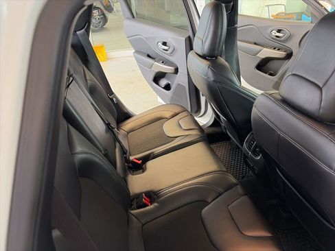 Used 2020 Jeep Cherokee Latitude Plus w/ Comfort/Convenience Group image 30