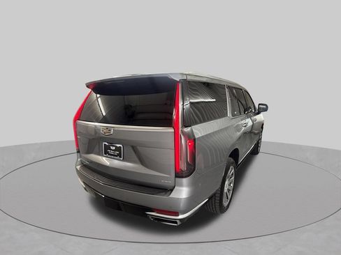 Used 2023 Cadillac Escalade ESV Premium Luxury Platinum AWD/4WD image 5