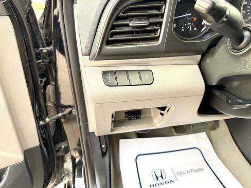 Used 2019 Hyundai Elantra SE image 12