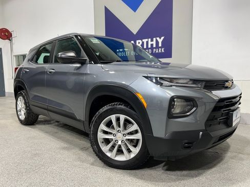 Used 2021 Chevrolet TrailBlazer LS image 2