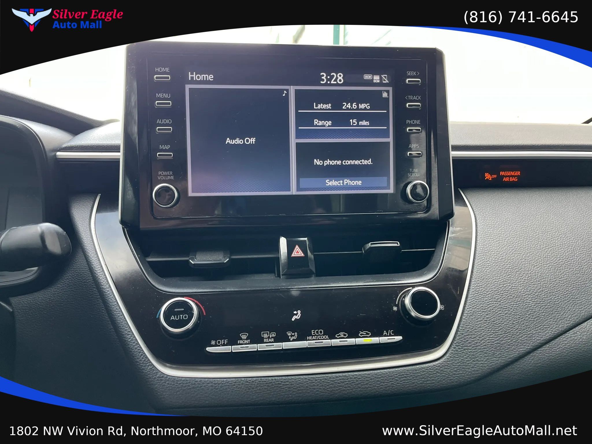 Used 2020 Toyota Corolla LE FWD image 11
