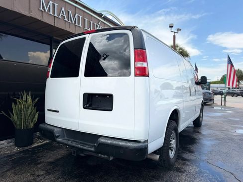 Used 2020 Chevrolet Express 2500 RWD image 12