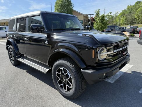 New 2026 Ford Bronco Outer Banks AWD/4WD image 3