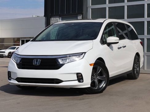 Used 2023 Honda Odyssey EX-L image 3