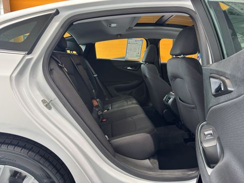 Used 2024 Chevrolet Malibu LT FWD image 18