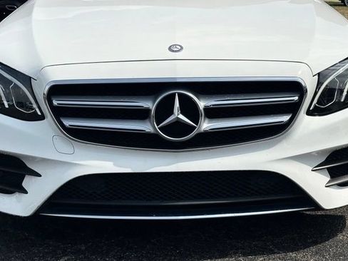 Certified 2017 Mercedes-Benz E 300 4MATIC image 4