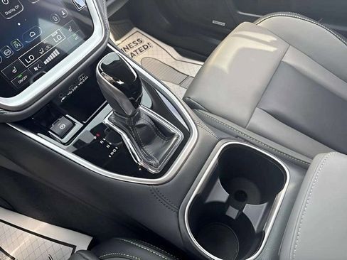 Used 2025 Subaru Outback Onyx Edition image 19