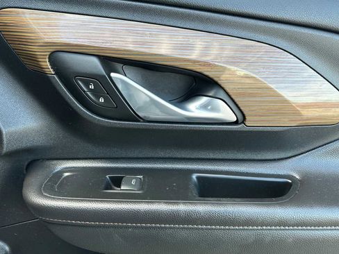 Used 2020 GMC Terrain SLE image 19