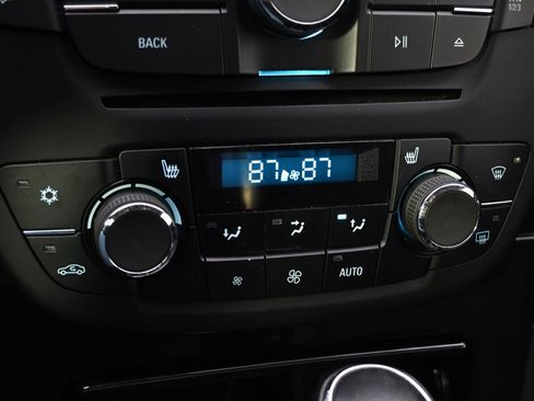 Used 2013 Buick Regal Premium image 30