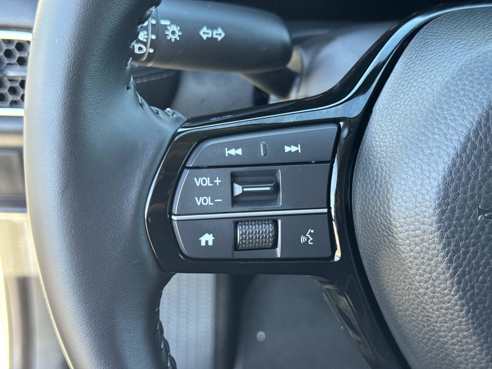 Used 2027 Honda HR-V EX-L image 11