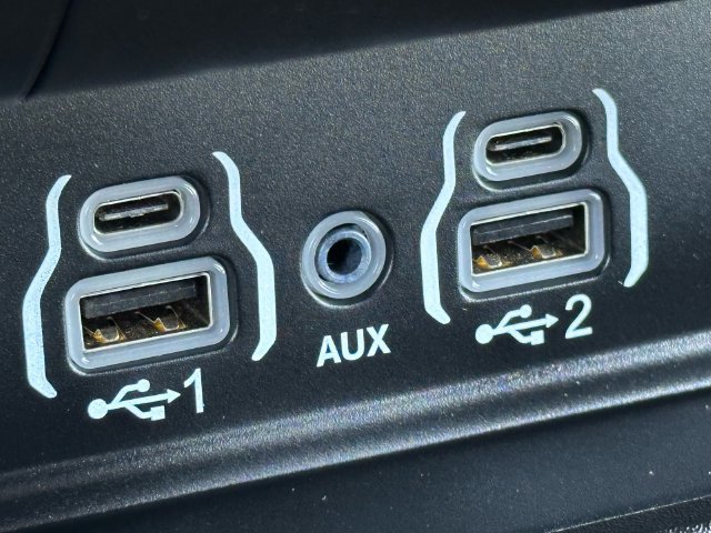 Used 2025 RAM 1500 Laramie AWD/4WD image 23