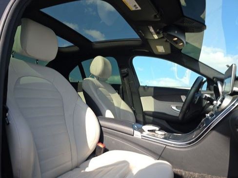 Used 2017 Mercedes-Benz C 300 4MATIC Sedan image 14